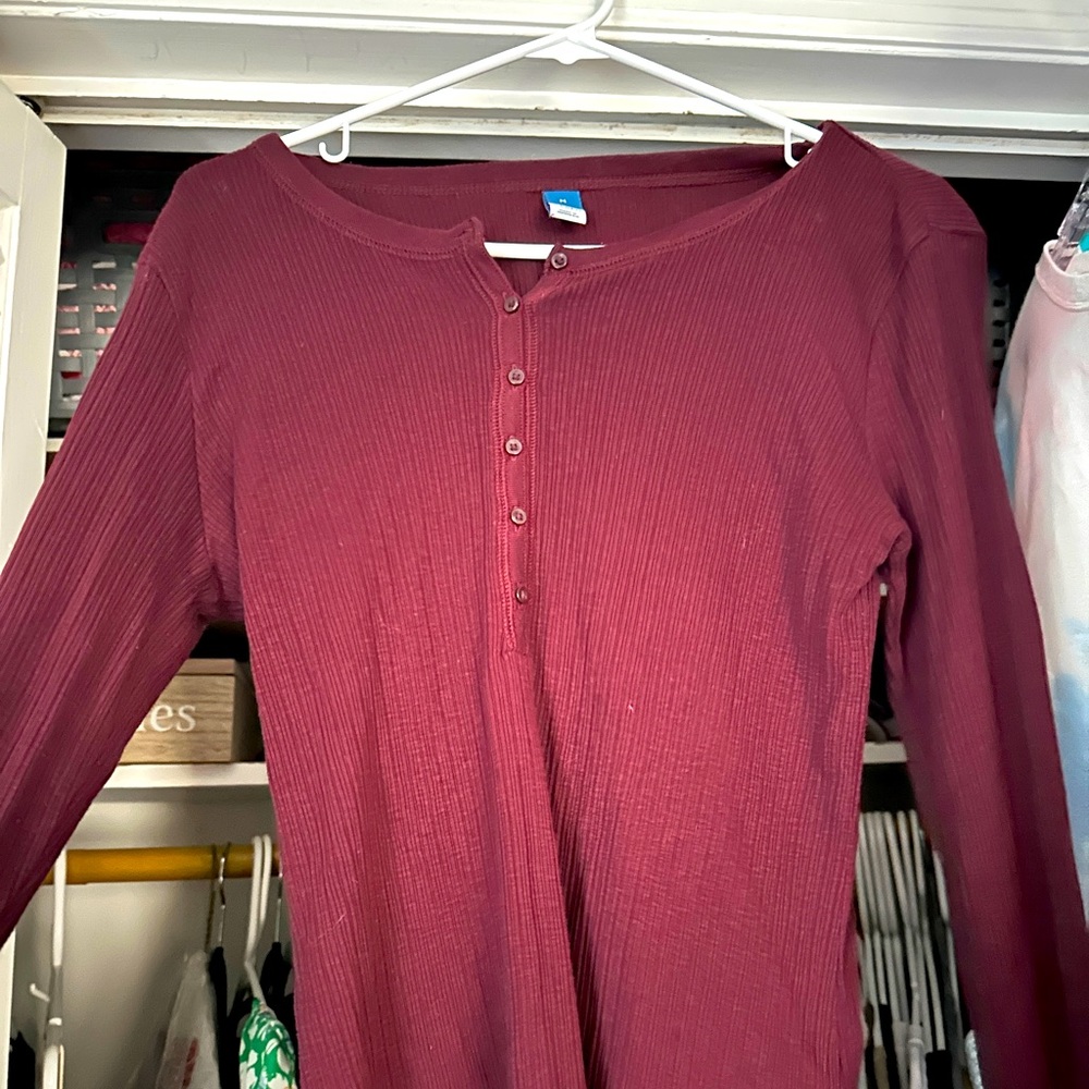 burgundy lettuce hem long sleeve tee